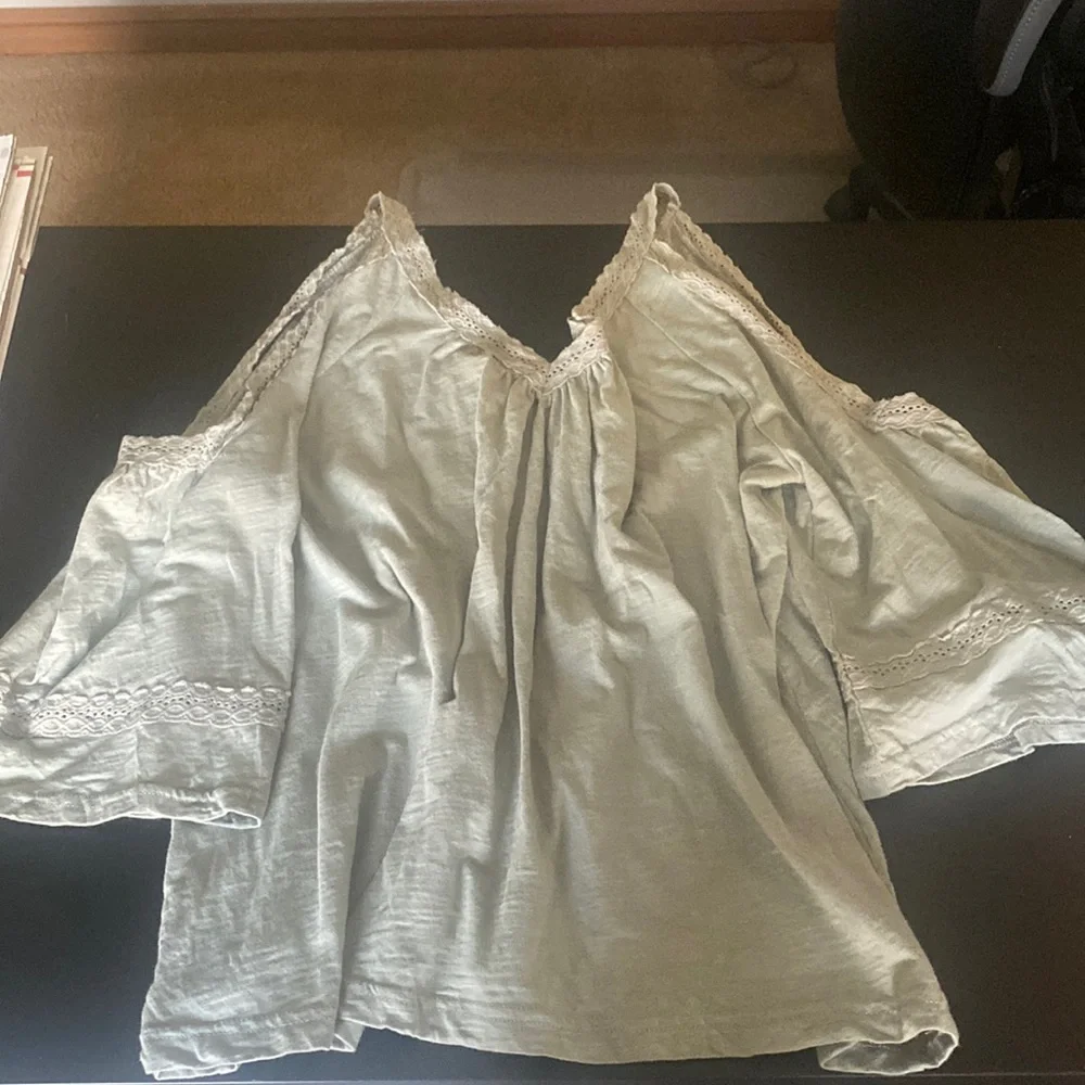 Doe & Rae Cold Shoulder Blouse - Picture 1 of 3